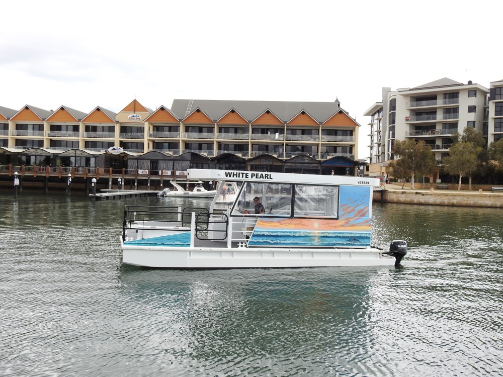 The White Pearl Christmas Lights Cruise Mandurah Boat Hire